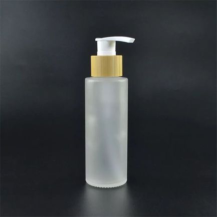 1 empty frosted glass bottle of 120 ml with bamboo pump